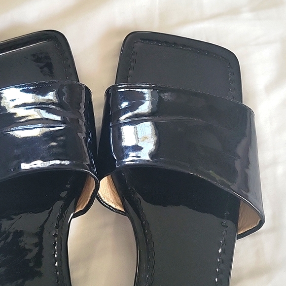 Black patent leather square toed flats, EUC🎉🎊 - Picture 7 of 7